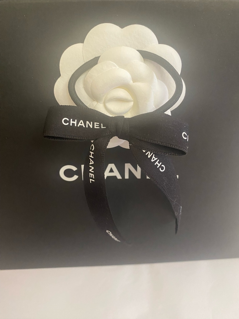 CHANEL Ribbon Bow Hair Ties - Picture 7 of 7